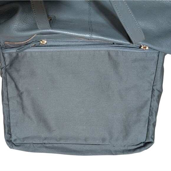 ASPEN Leather handbag sage green tote top handle pebbled quiet luxury minimalist - Picture 5 of 9